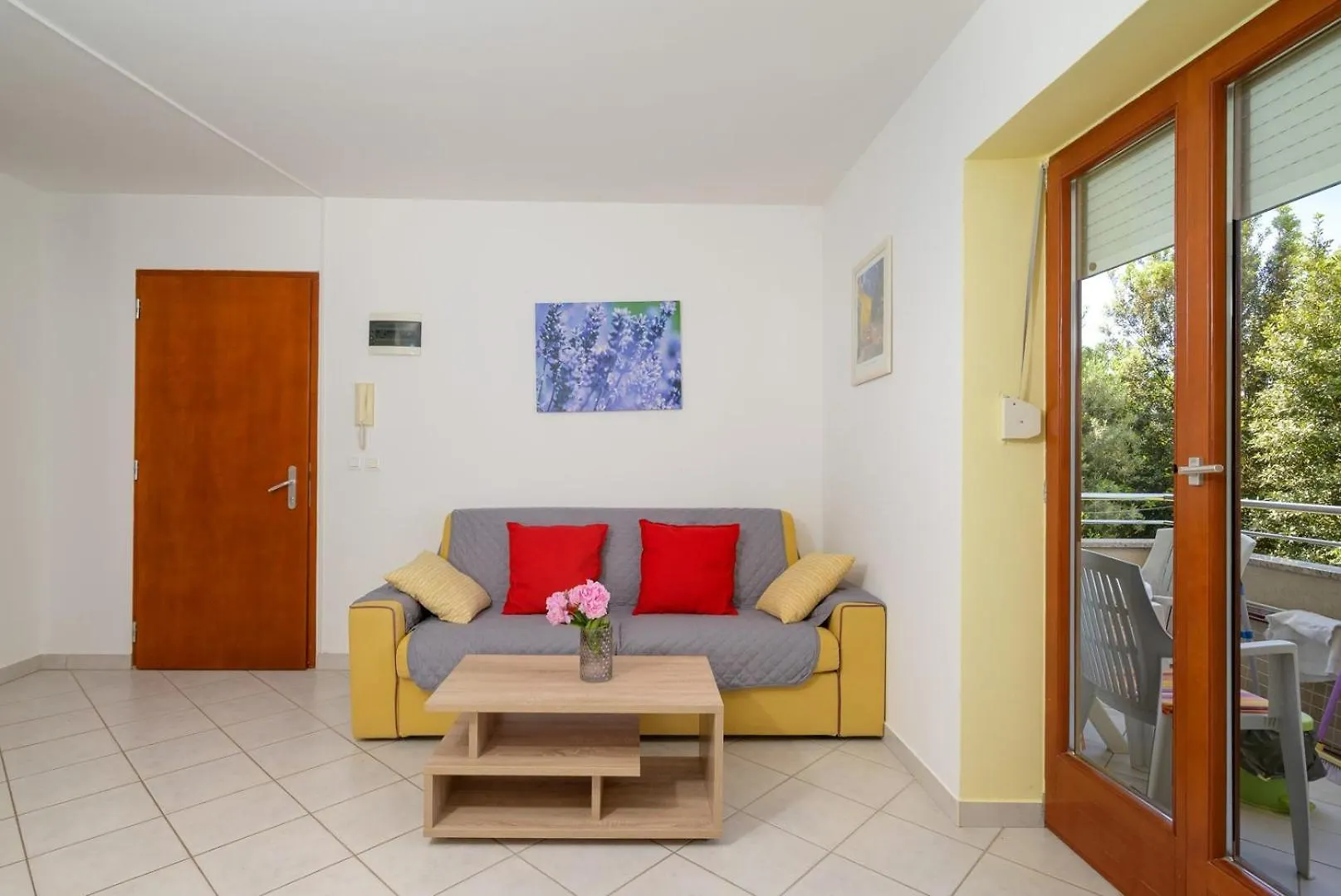 Charming Apartment Lana In Premantura