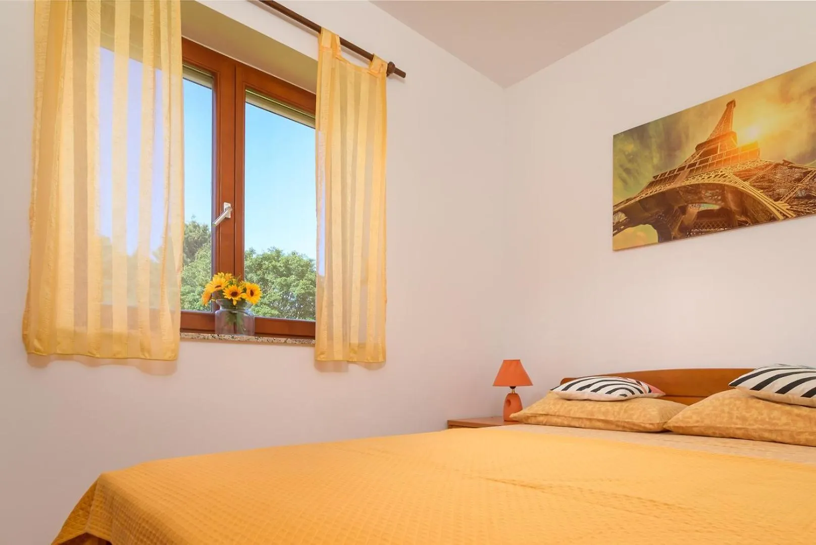 Charming Apartment Lana In Premantura